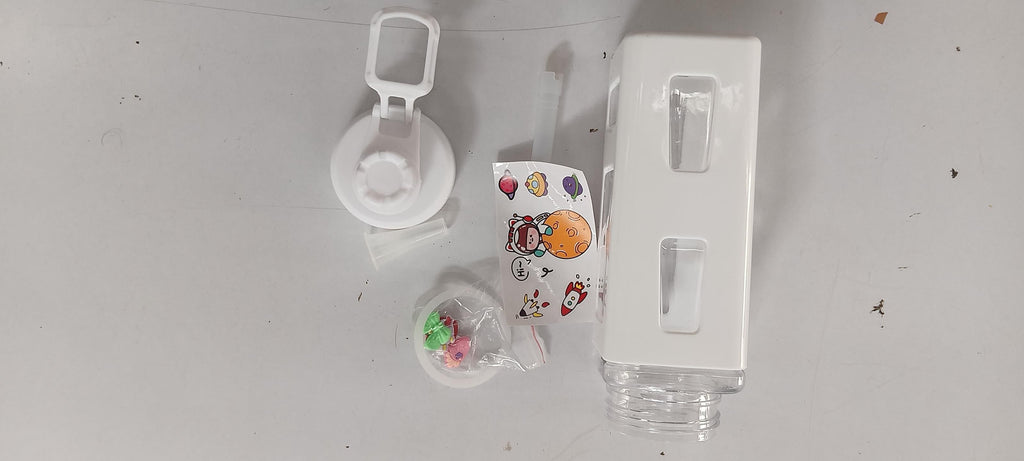 700ml Kawaii Water Bottle with Lid and Straw